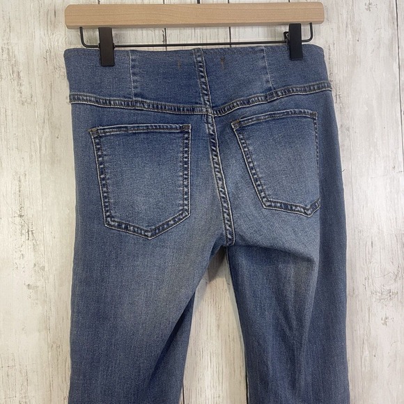 Free People Flare Jeans Penny Pull-On Size 26 Blue Denim Wide Leg Stretchy Boho - Picture 6 of 14
